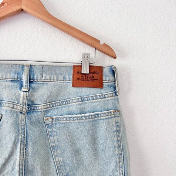 Abercrombie & Fitch Light Wash Vintage Stretch Straight Leg Jeans Sz 32x30 - Picture 3 of 4